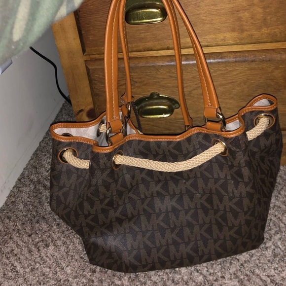 michael kors and wallet - Picture 2 of 8